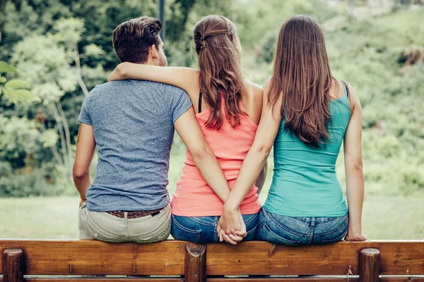 Înșelatul – De ce înșelăm și cum poate afecta acest lucru relația de cuplu